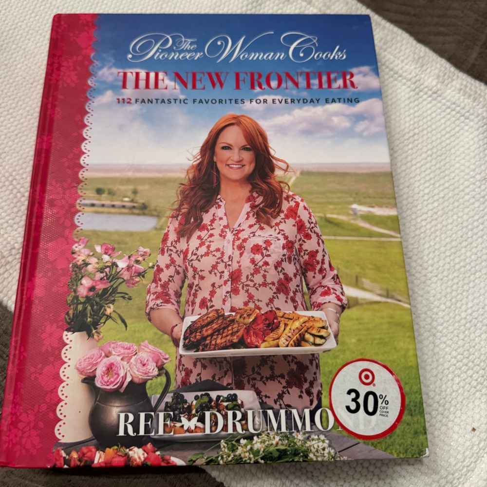 The Pioneer Woman Cooks: The New Frontier Cookbook. Like new.